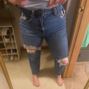 American Eagle Outfitters Mom straight jean